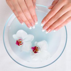 Pedicure en nagelimplantatie en verzorging na nagelimplantatie 6 tips